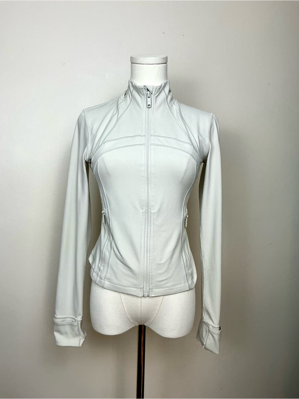 Lululemon Athletica Cropped Define Women's Jacket NULU Color Bone Sz 6
